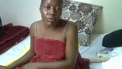 Snapshot of ebony_malika chatting on 12, 3, 2025 malika online show from 12, 3, 2025