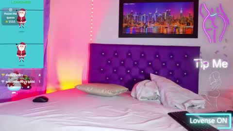 Snapshot of ebony_neighbormoans chatting on 5, 12, 2025 LINA online show from 5, 12, 2025