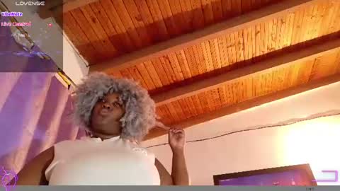 Snapshot of ebony_neighbormoans chatting on 17, 6, 2026 LINA online show from 17, 6, 2026