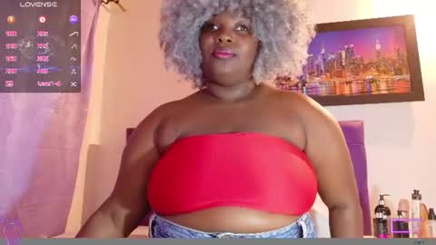 Snapshot of ebony_neighbormoans chatting on 19, 6, 2026 LINA online show from 19, 6, 2026