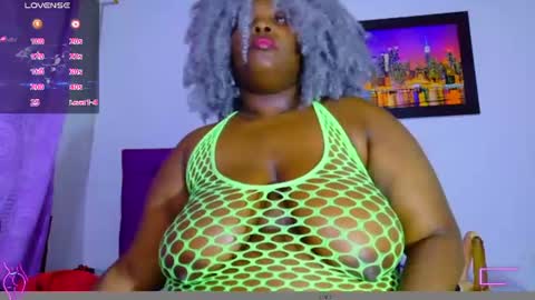 Snapshot of ebony_neighbormoans chatting on 7, 7, 2026 LINA online show from 7, 7, 2026