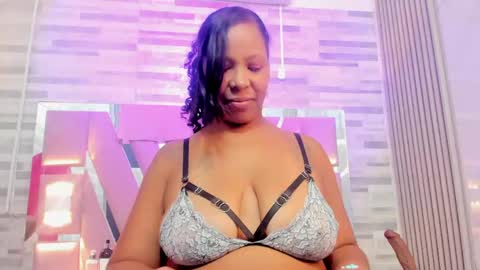 Snapshot of ebony_priincess chatting on 27, 5, 2026 Valery online show from 27, 5, 2026