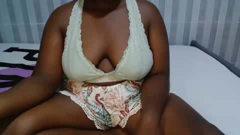 Snapshot of ebony_sabrina chatting on 9, 2, 2025 Sabrina online show from 9, 2, 2025