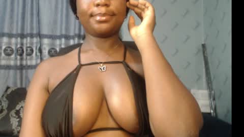 Snapshot of ebony_sexy_queen chatting on 8, 12, 2024 Racheal online show from 8, 12, 2024