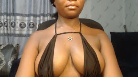 Snapshot of ebony_sexy_queen chatting on 17, 12, 2024 Racheal online show from 17, 12, 2024