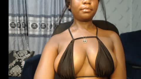 Snapshot of ebony_sexy_queen chatting on 19, 12, 2024 Racheal online show from 19, 12, 2024