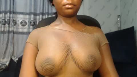 Snapshot of ebony_sexy_queen chatting on 25, 12, 2024 Racheal online show from 25, 12, 2024
