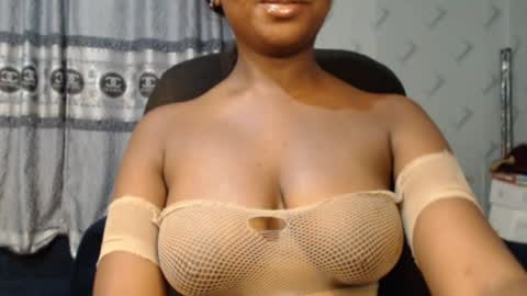 Snapshot of ebony_sexy_queen chatting on 29, 12, 2024 Racheal online show from 29, 12, 2024
