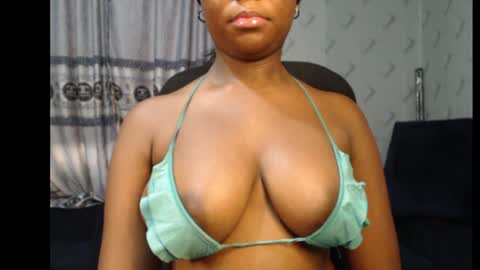 Snapshot of ebony_sexy_queen chatting on 7, 1, 2025 Racheal online show from 7, 1, 2025