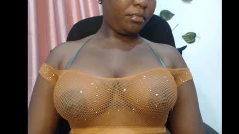 Snapshot of ebony_sexy_queen chatting on 6, 10, 2025 Racheal online show from 6, 10, 2025