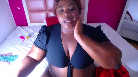 Snapshot of ebony_sugar_mommy chatting on 8, 2, 2025 MILENA online show from 8, 2, 2025