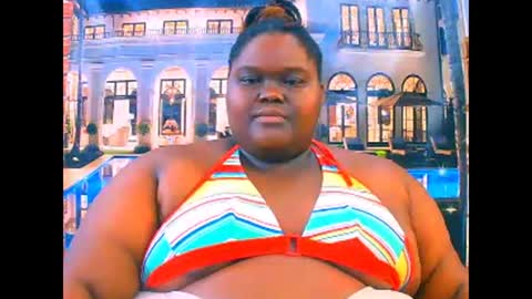 Snapshot of ebonyhotbuns4u2luv chatting on 10, 4, 2026 ebonyhotbuns4u2luv online show from 10, 4, 2026