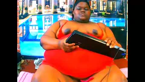 Snapshot of ebonyhotbuns4u2luv chatting on 15, 4, 2026 ebonyhotbuns4u2luv online show from 15, 4, 2026