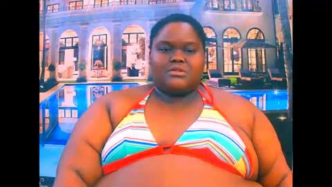 Snapshot of ebonyhotbuns4u2luv chatting on 13, 6, 2026 ebonyhotbuns4u2luv online show from 13, 6, 2026
