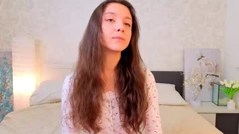Snapshot of ebonyleibenstein chatting on 23, 10, 2025 Milly online show from 23, 10, 2025