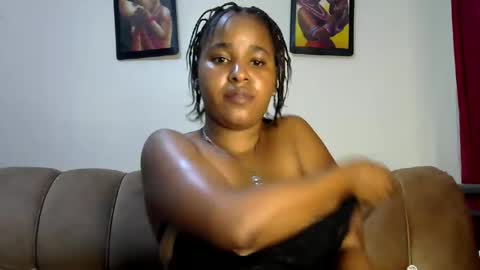 Snapshot of ebonyluna229320 chatting on 1, 2, 2025 i am clara online show from 1, 2, 2025