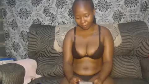 Snapshot of ebonymilf1 chatting on 14, 12, 2025 Tee online show from 14, 12, 2025