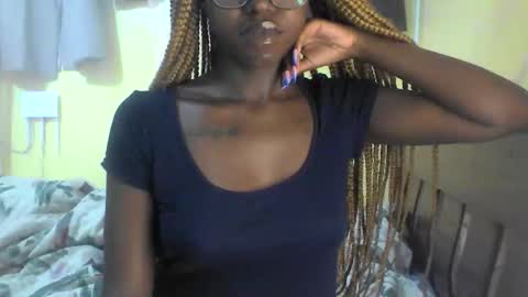 Snapshot of ebonymuse2 chatting on 12, 4, 2026 Ebonymuse2 online show from 12, 4, 2026