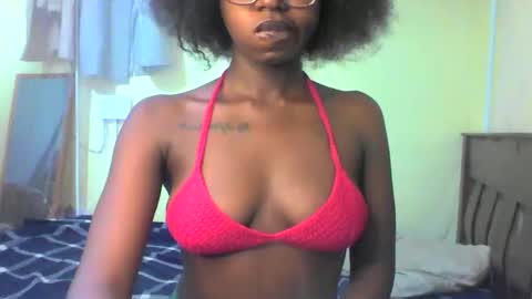 Snapshot of ebonymuse2 chatting on 7, 5, 2026 Ebonymuse2 online show from 7, 5, 2026
