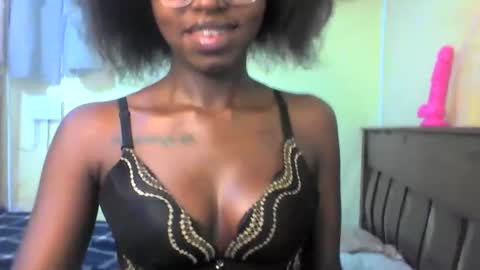 Snapshot of ebonymuse2 chatting on 13, 5, 2026 Ebonymuse2 online show from 13, 5, 2026