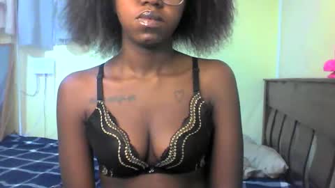 Snapshot of ebonymuse2 chatting on 14, 5, 2026 Ebonymuse2 online show from 14, 5, 2026