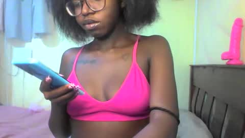 Snapshot of ebonymuse2 chatting on 16, 5, 2026 Ebonymuse2 online show from 16, 5, 2026
