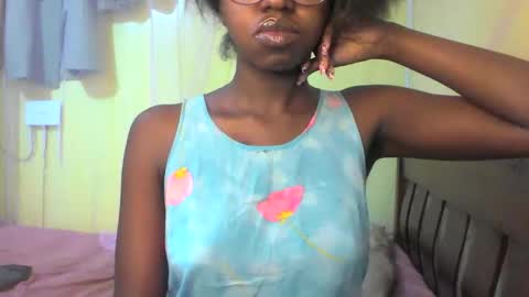 Snapshot of ebonymuse2 chatting on 18, 5, 2026 Ebonymuse2 online show from 18, 5, 2026