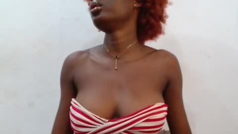 Snapshot of ebonypetiti chatting on 25, 2, 2026 queen online show from 25, 2, 2026