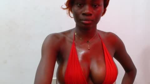 Snapshot of ebonypetiti chatting on 6, 3, 2026 queen online show from 6, 3, 2026