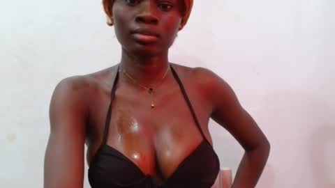 Snapshot of ebonypetiti chatting on 8, 3, 2026 queen online show from 8, 3, 2026