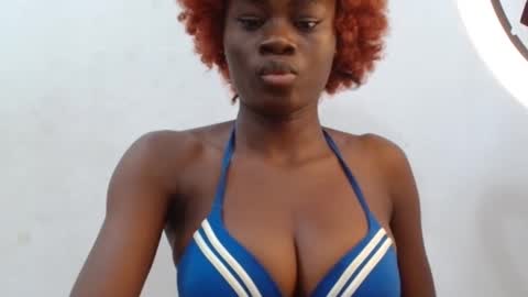 Snapshot of ebonypetiti chatting on 15, 3, 2026 queen online show from 15, 3, 2026