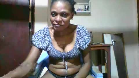 Snapshot of ebonyqueen4 chatting on 23, 4, 2026 JACKLINE online show from 23, 4, 2026