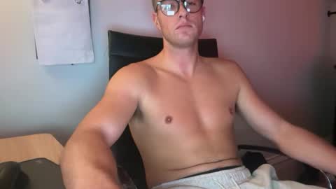 Snapshot of edginggrower chatting on 21, 11, 2025 edginggrower online show from 21, 11, 2025