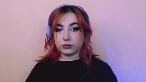 Snapshot of ediefris chatting on 21, 12, 2024 fickle demon made of clumps of matter online show from 21, 12, 2024