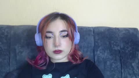 Snapshot of ediefris chatting on 31, 12, 2024 fickle demon made of clumps of matter online show from 31, 12, 2024