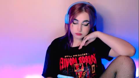 Snapshot of ediefris chatting on 23, 1, 2025 fickle demon made of clumps of matter online show from 23, 1, 2025