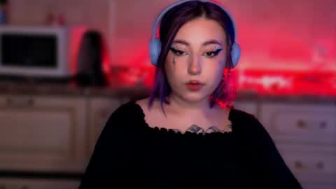 Snapshot of ediefris chatting on 17, 2, 2025 fickle demon made of clumps of matter online show from 17, 2, 2025