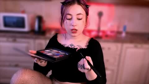 Snapshot of ediefris chatting on 7, 3, 2025 fickle demon made of clumps of matter online show from 7, 3, 2025