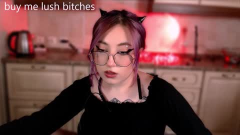 Snapshot of ediefris chatting on 12, 3, 2025 fickle demon made of clumps of matter online show from 12, 3, 2025