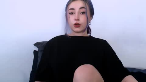 Snapshot of ediefris chatting on 1, 11, 2025 fickle demon made of clumps of matter online show from 1, 11, 2025