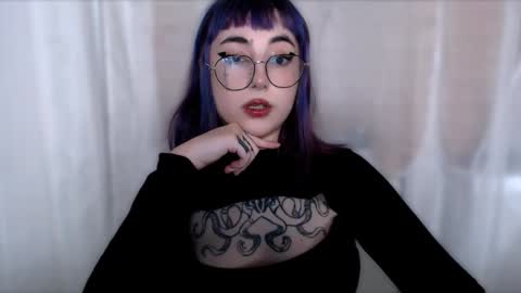 Snapshot of ediefris chatting on 4, 12, 2025 fickle demon made of clumps of matter online show from 4, 12, 2025