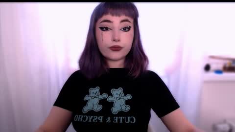 Snapshot of ediefris chatting on 21, 12, 2025 fickle demon made of clumps of matter online show from 21, 12, 2025