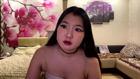 Snapshot of edinabluett chatting on 15, 4, 2026 Eri online show from 15, 4, 2026