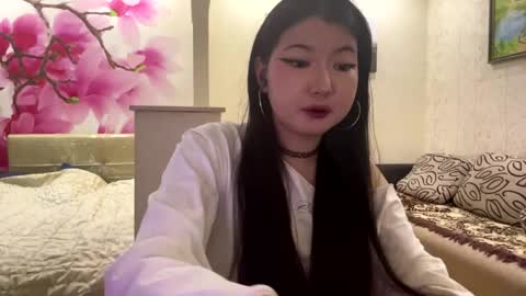 Snapshot of edinabluett chatting on 18, 4, 2026 Eri online show from 18, 4, 2026
