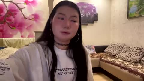 Snapshot of edinabluett chatting on 28, 4, 2026 Eri online show from 28, 4, 2026