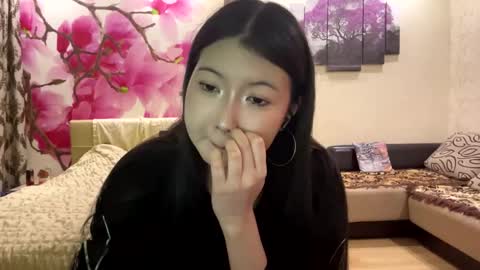 Snapshot of edinabluett chatting on 29, 4, 2026 Eri online show from 29, 4, 2026