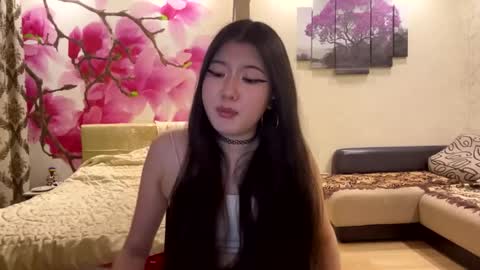 Snapshot of edinabluett chatting on 19, 5, 2026 Eri online show from 19, 5, 2026