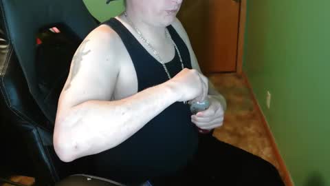 edwardaims_2please online show from 27, 4, 2026