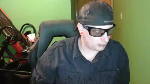 edwardaims_2please online show from 28, 4, 2026