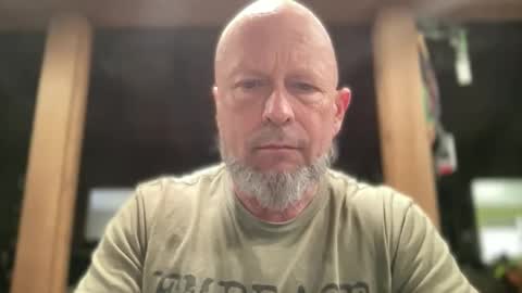 Snapshot of eevilempire chatting on 23, 4, 2026 Harley Biker online show from 23, 4, 2026